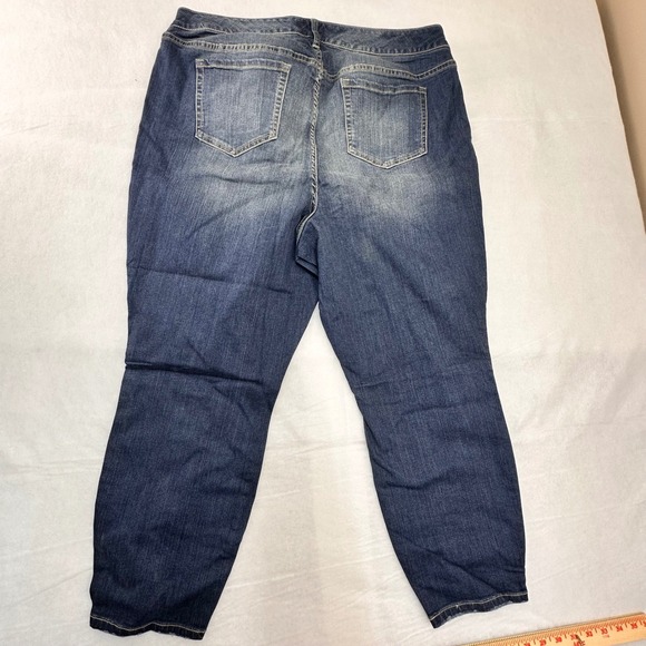 Torrid Premium High-Rise Curvy Jeans Blue Medium Wash Denim Size 22R NEW - Picture 2 of 12